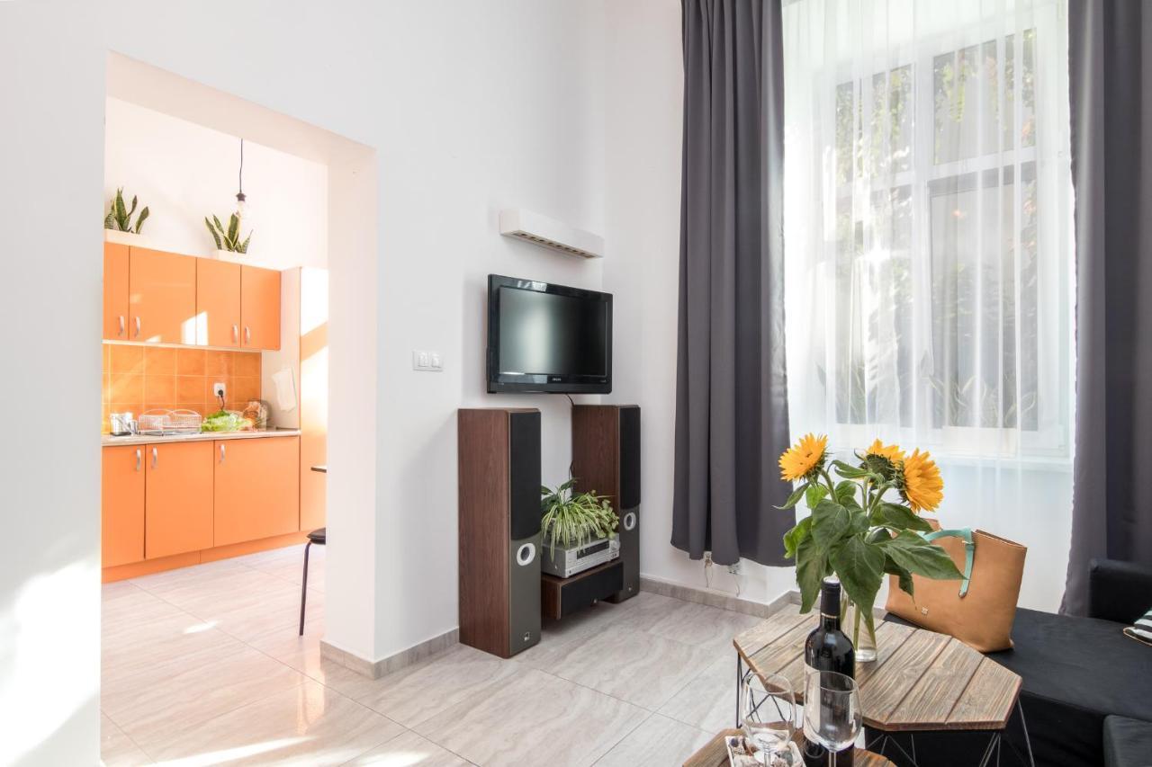 Cracow Best Location Apartment With Garden By Cozyplace Krasków Exterior foto