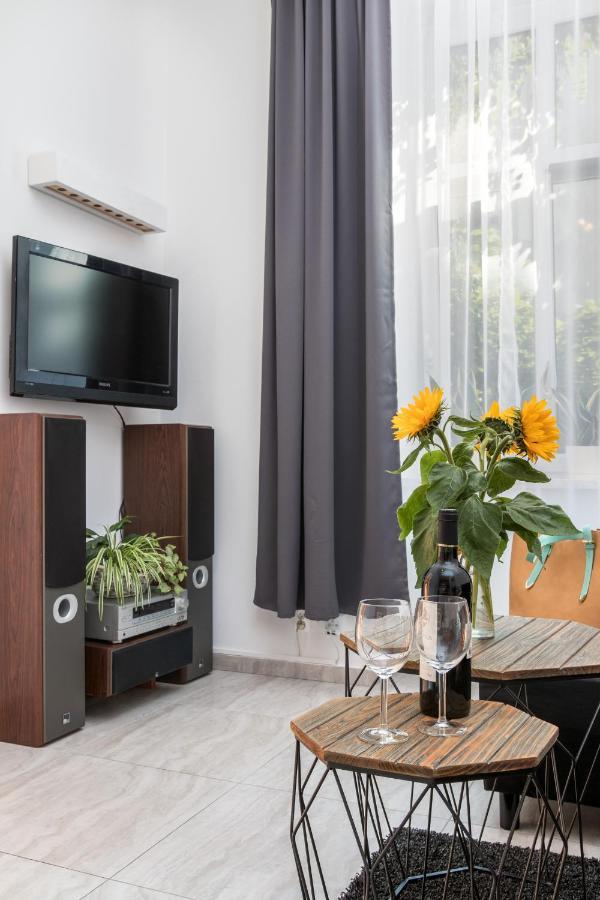 Cracow Best Location Apartment With Garden By Cozyplace Krasków Exterior foto